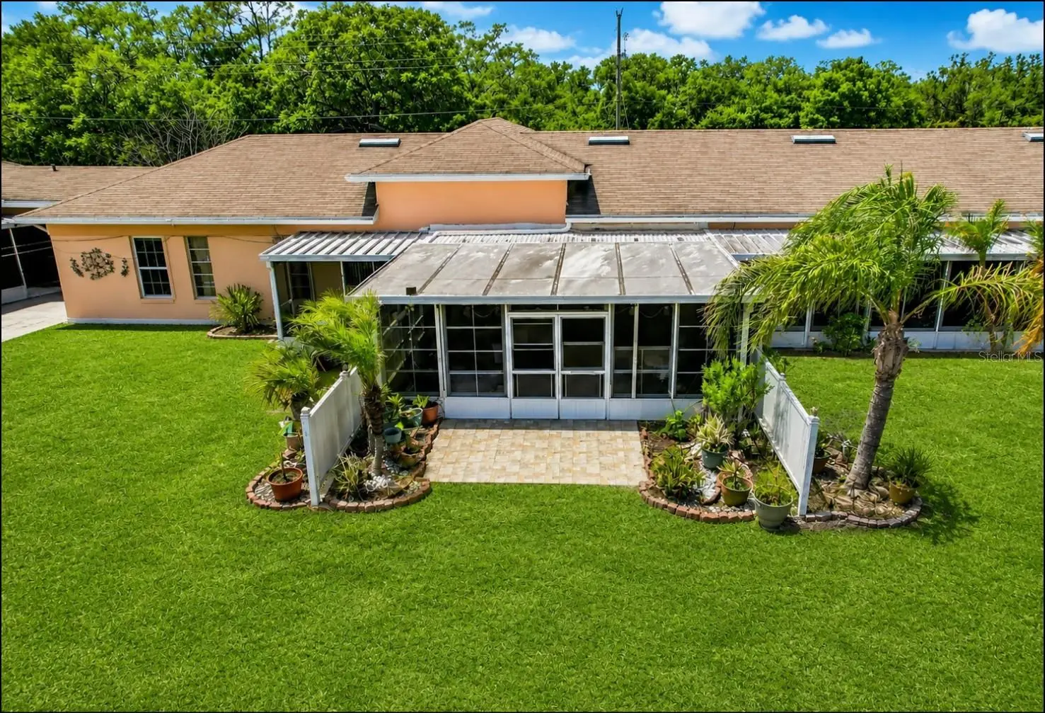 523 Club Circle, FL