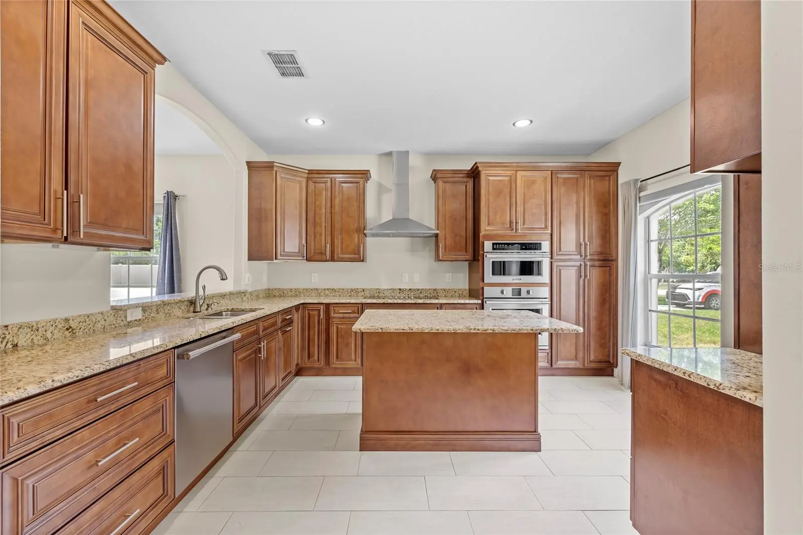 1557 Blackwood Avenue, FL