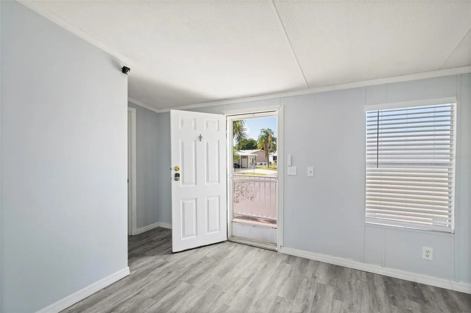 1000 Kings Highway, FL