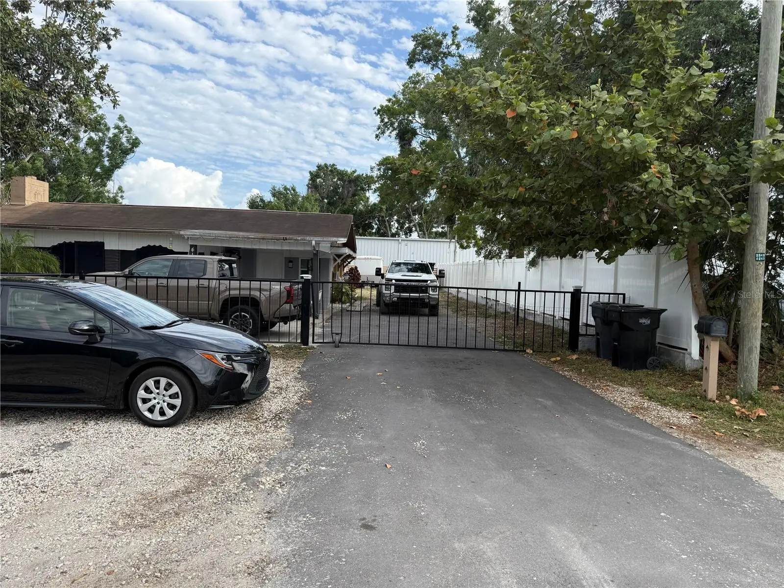 4106 W South Ave