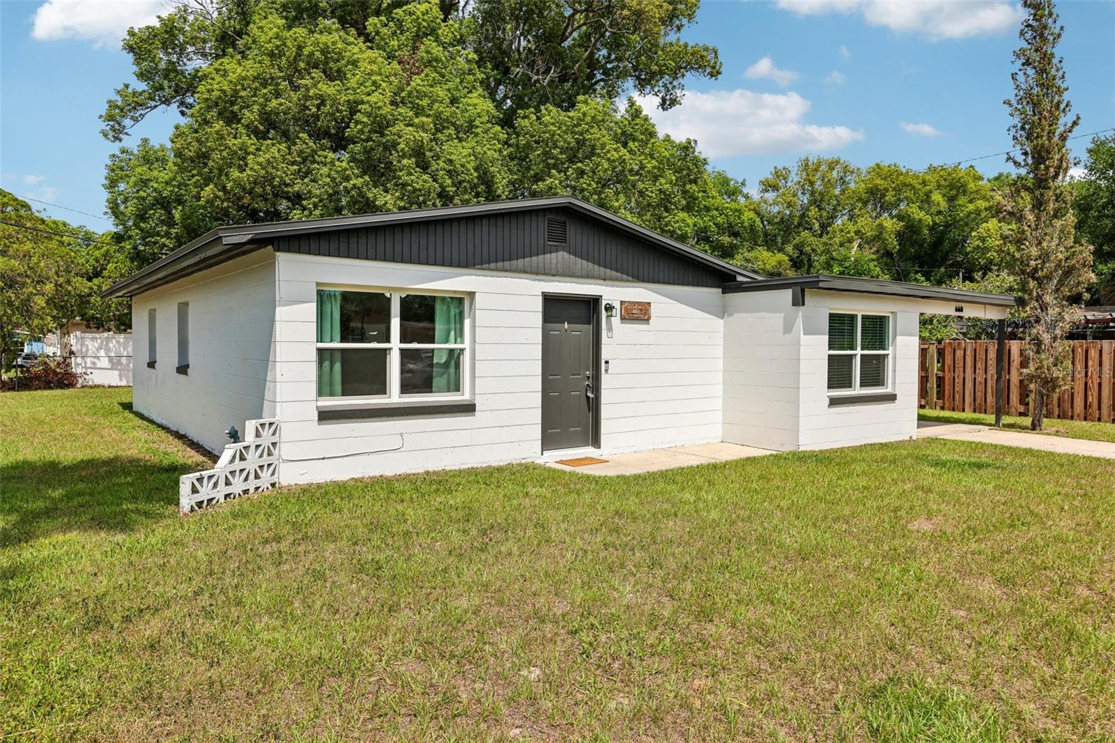 668 Barbuda Way, FL