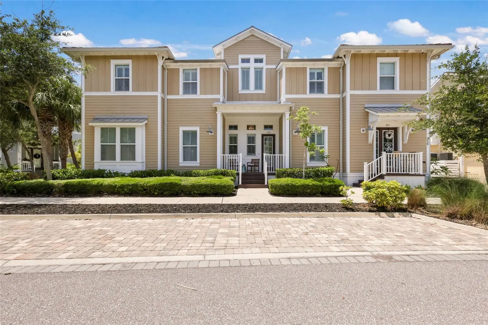 258 Sapphire Lake Drive, FL