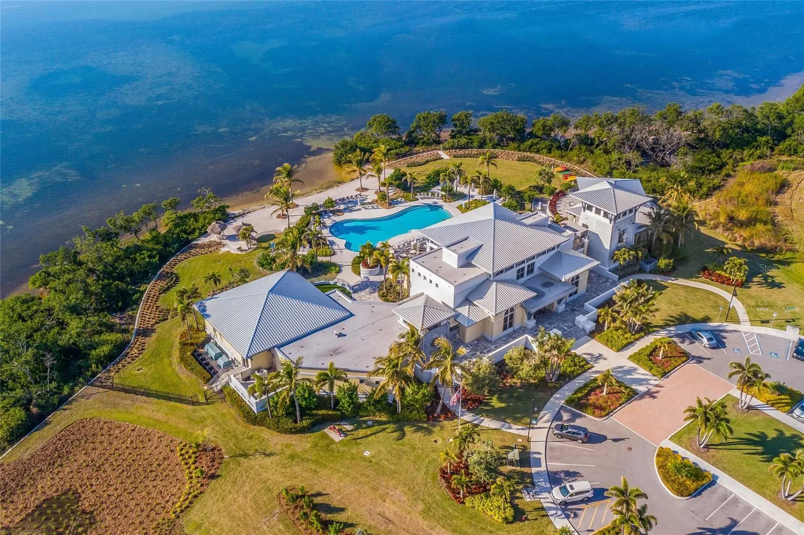 258 Sapphire Lake Drive, FL