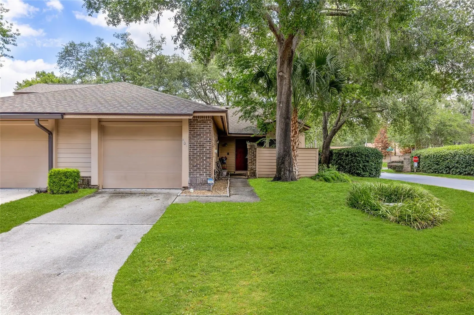 601 Albany Court, FL