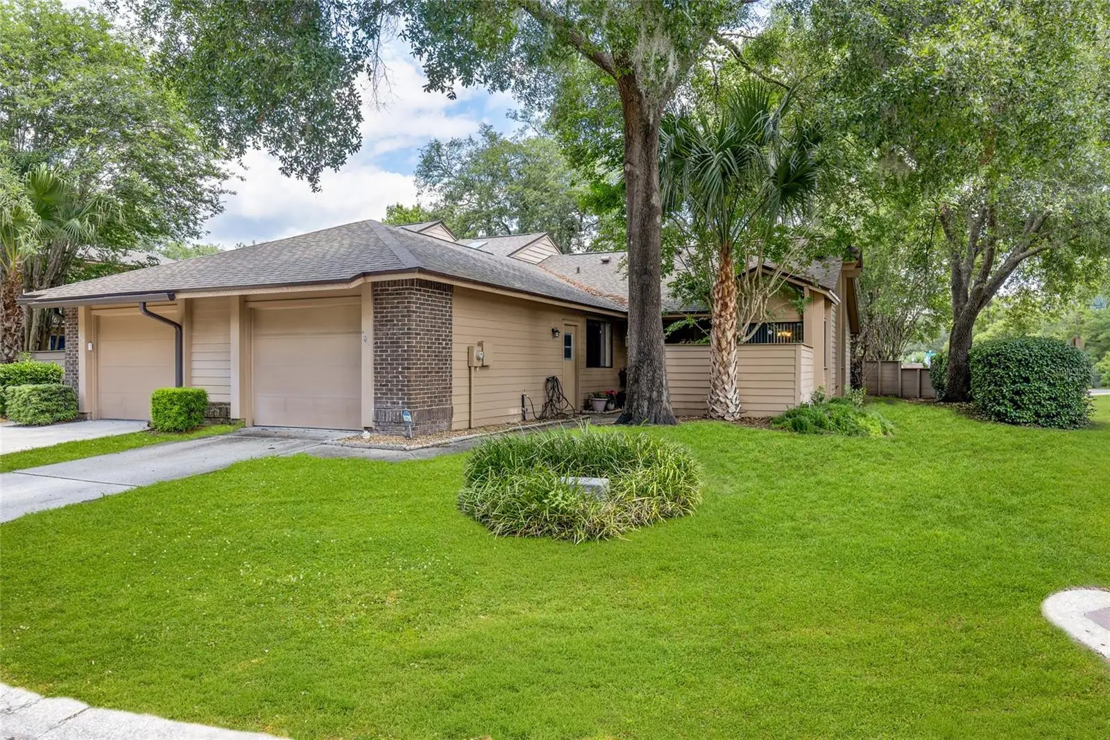 601 Albany Court, FL