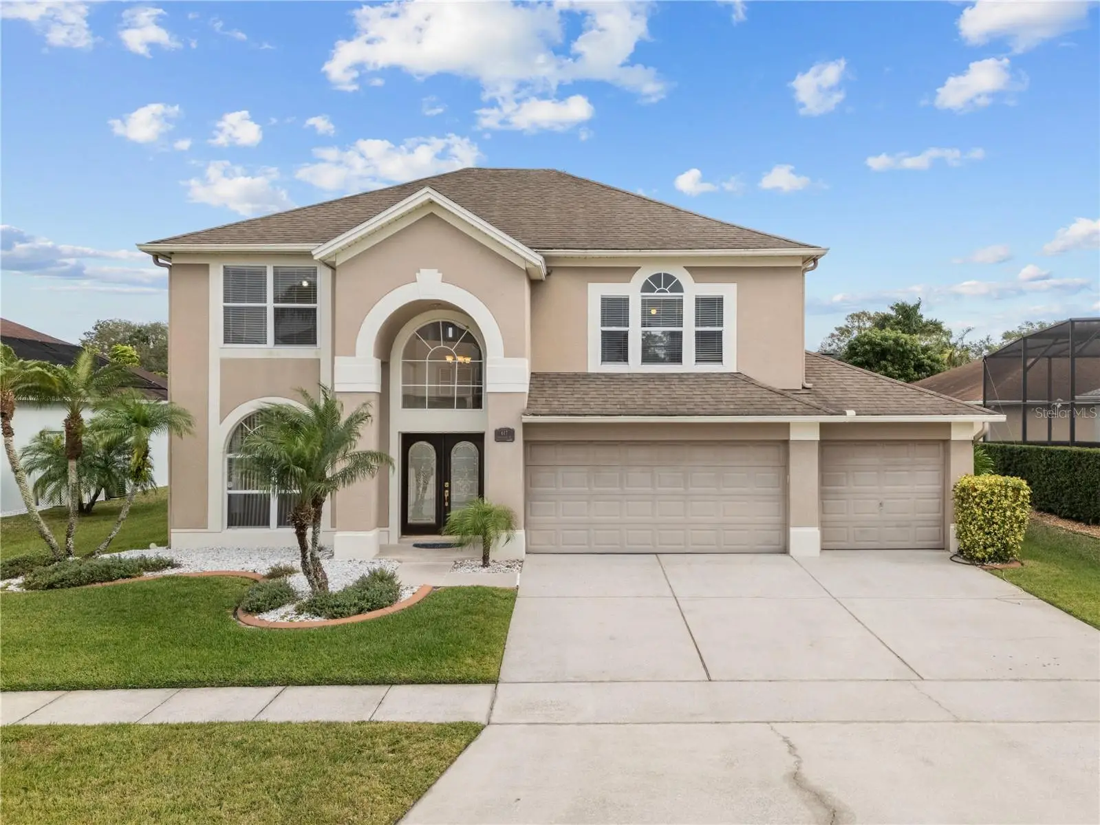 617 Lakescape Court, FL