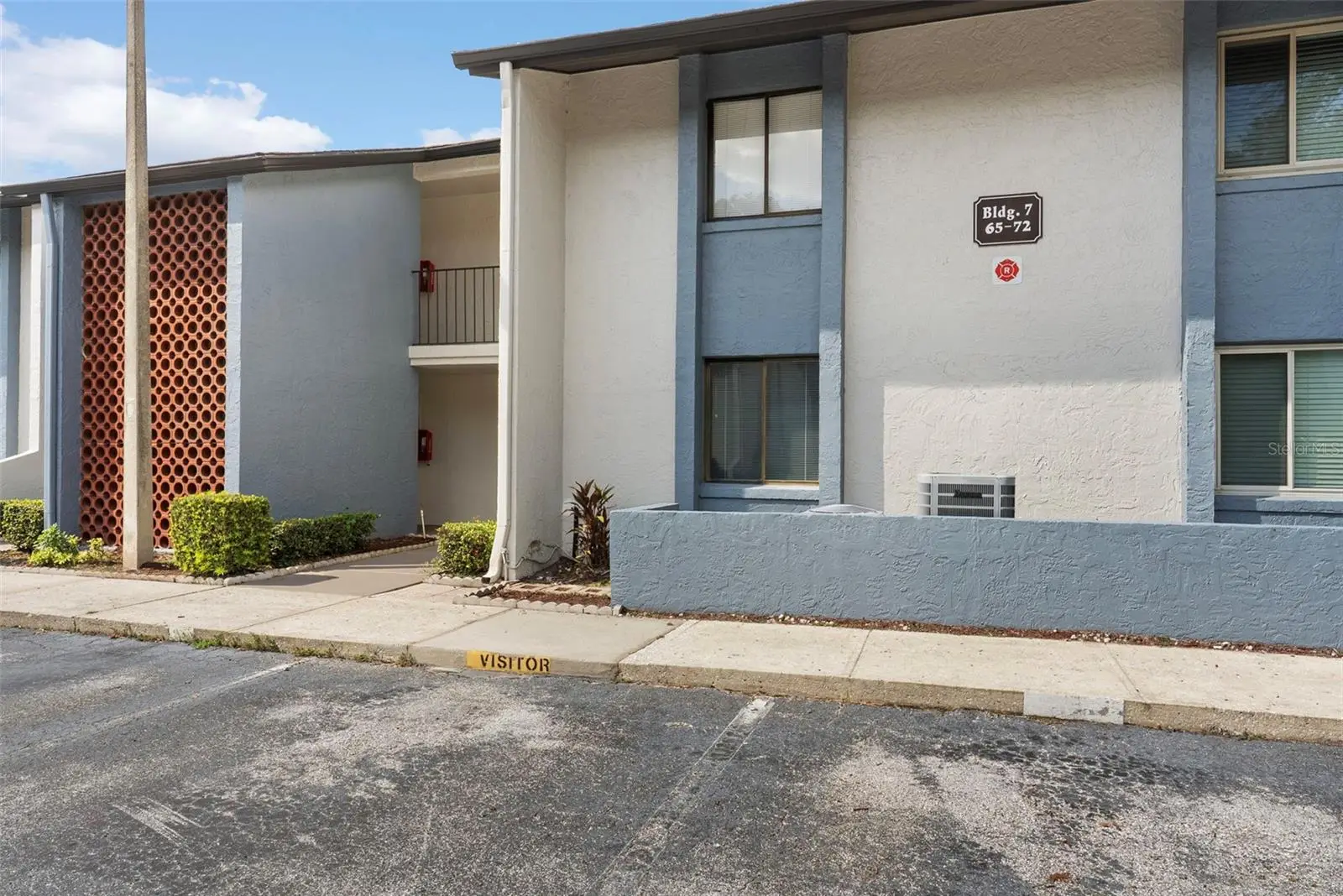 7 Escondido Circle, FL