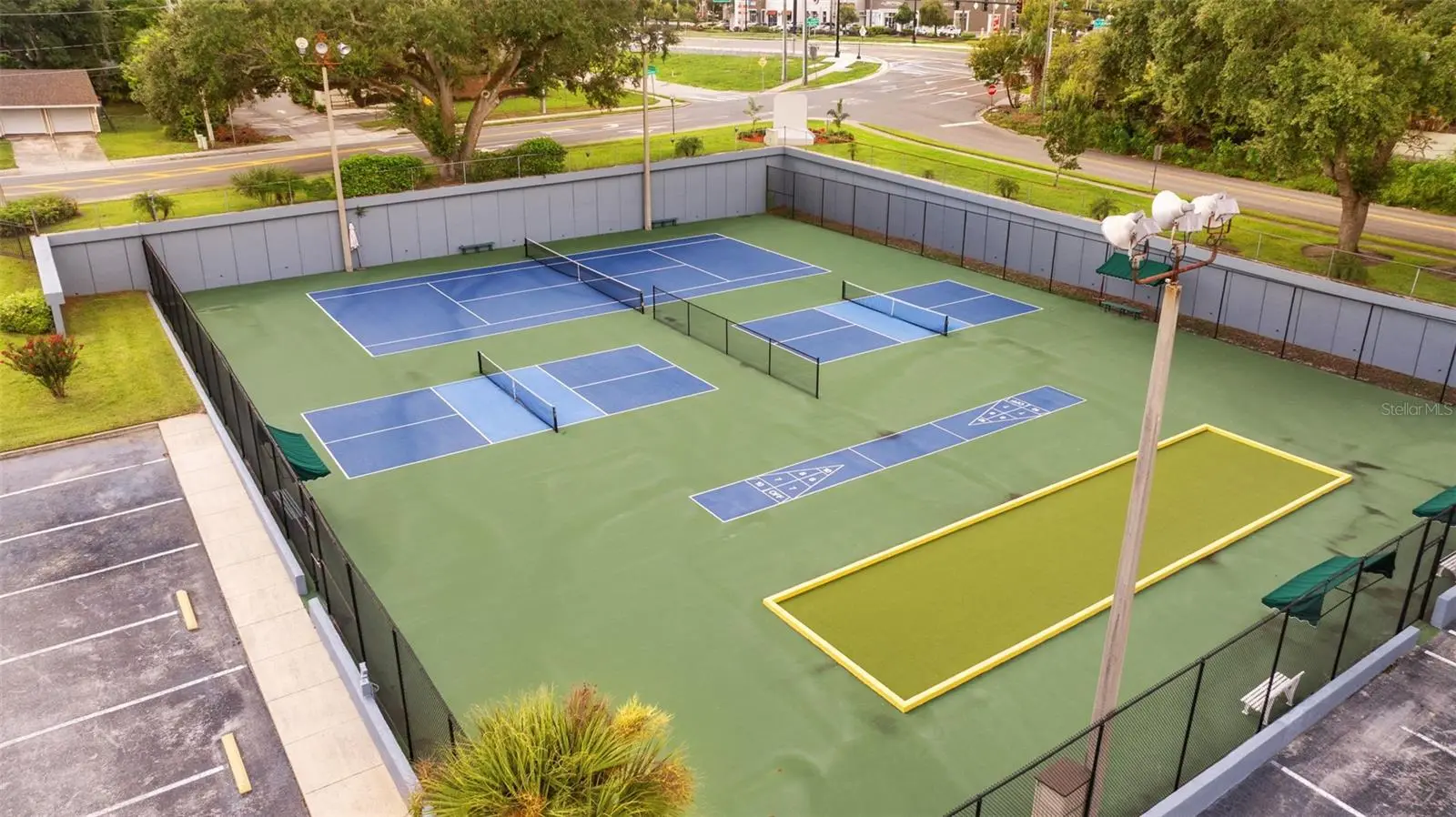 7 Escondido Circle, FL