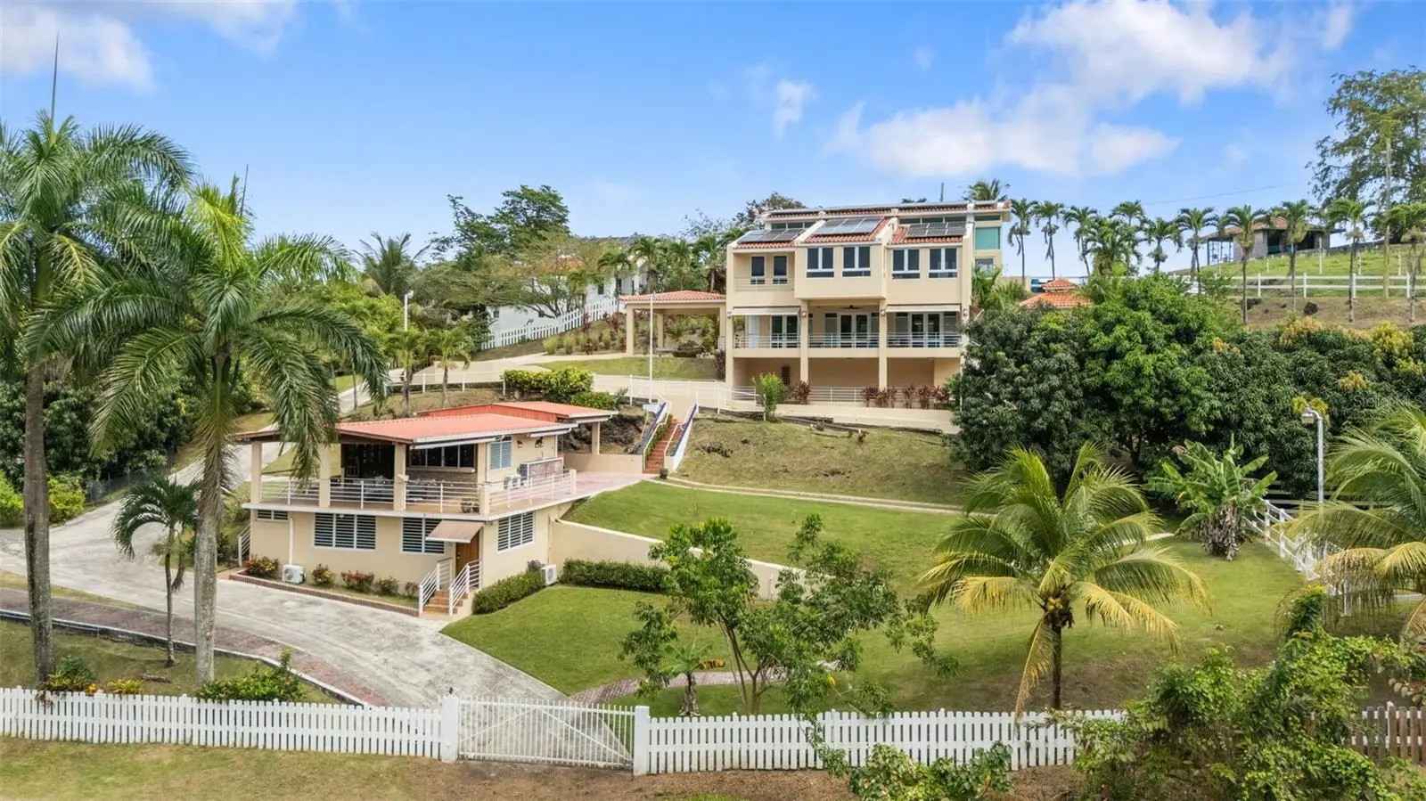 23 & 24 Hacienda Carabali, PR