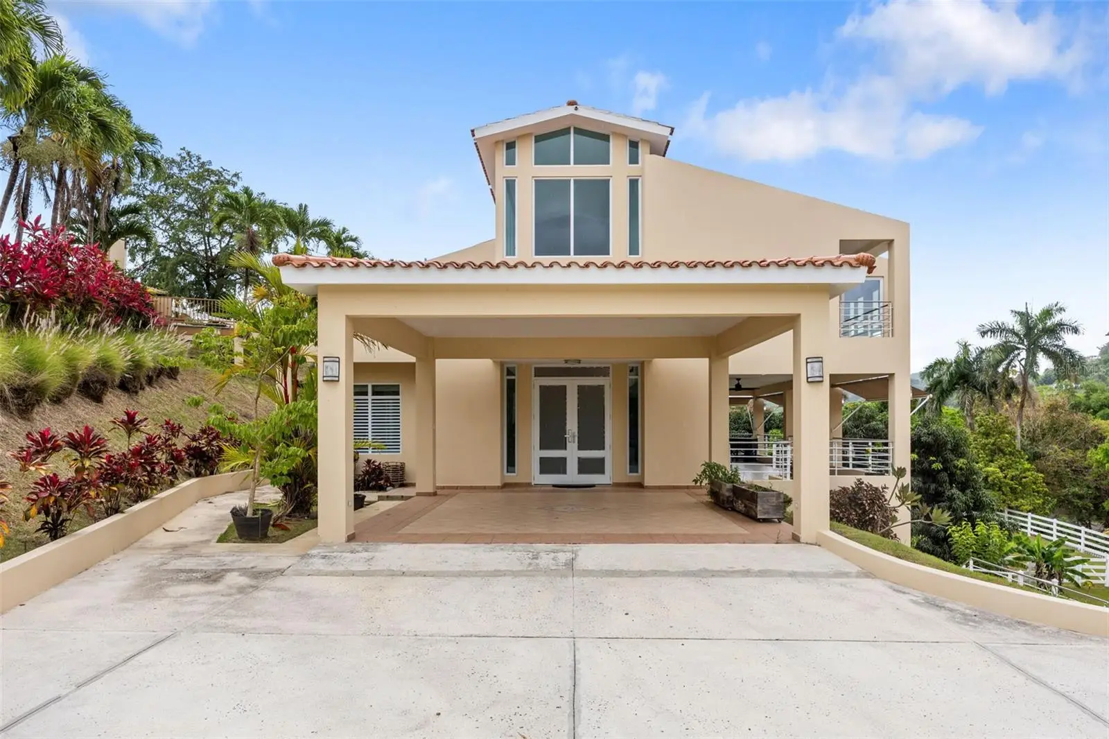 23 & 24 Hacienda Carabali, PR
