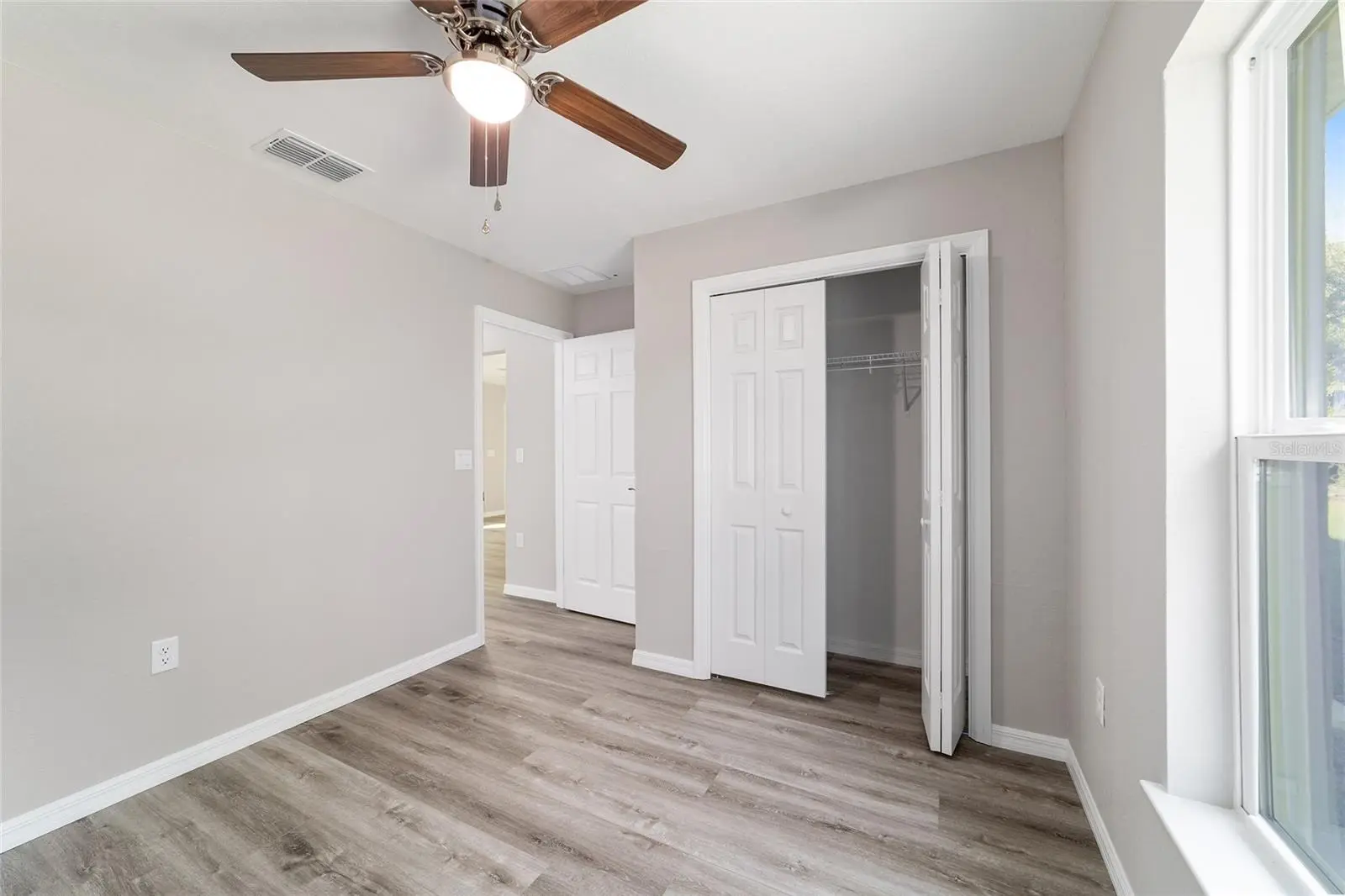32 Olive Circle Loop, FL