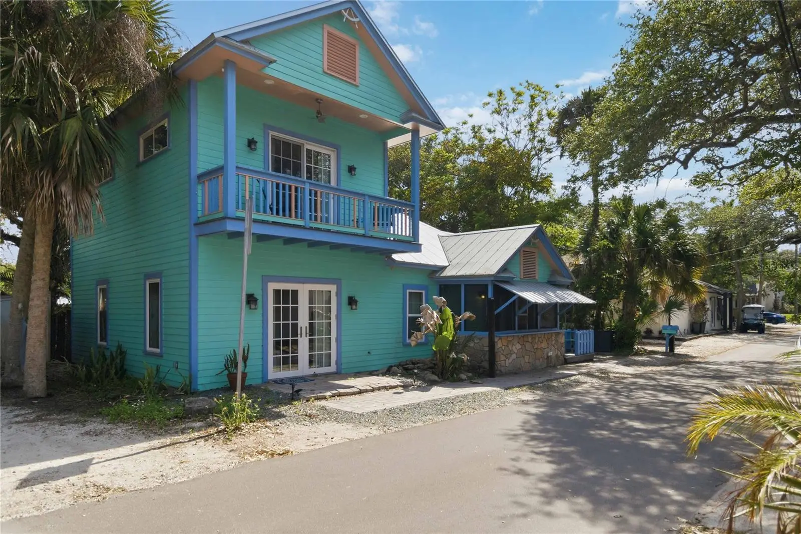 207 Esther Street, FL
