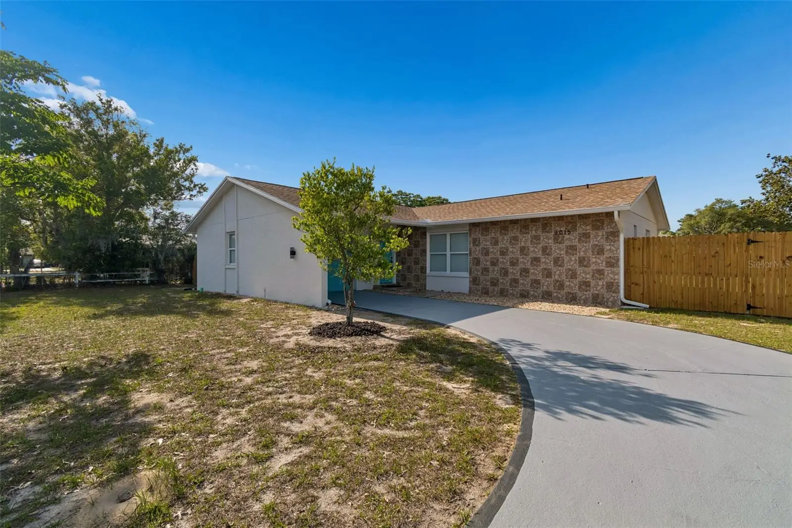 9015 Forest Oaks Boulevard, FL
