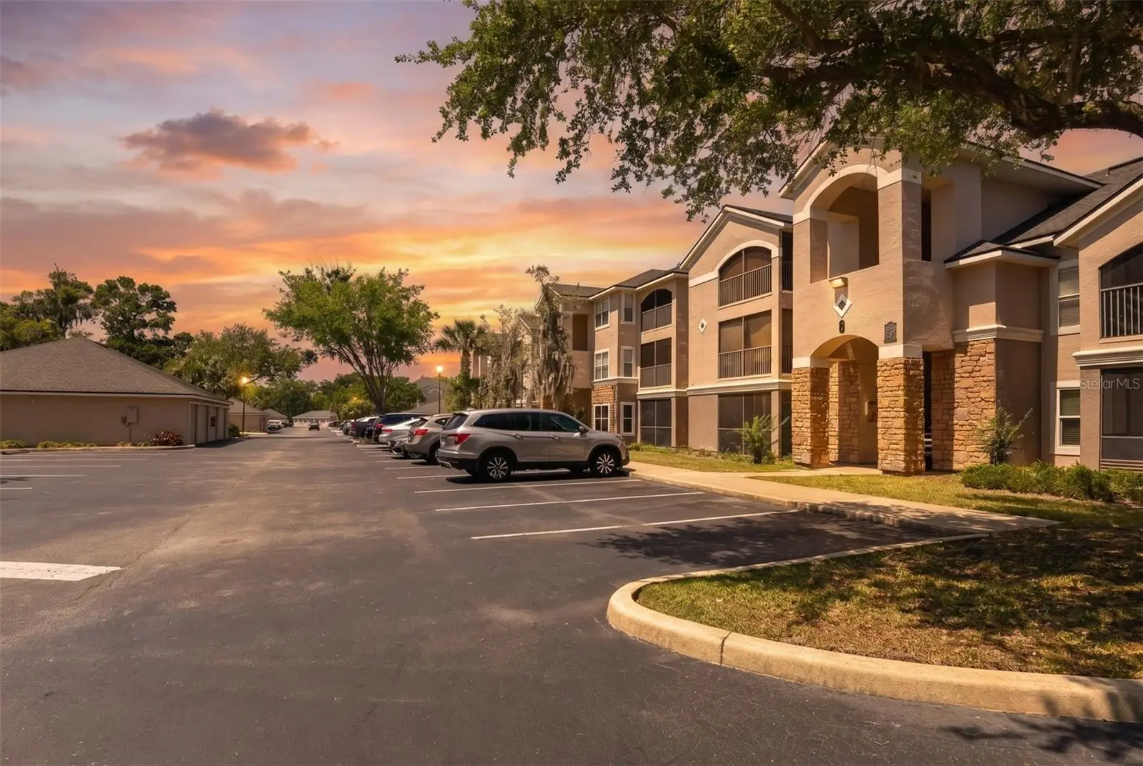 940 Village Trail, FL
