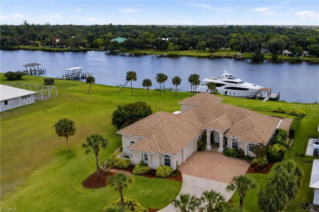2504 Caloosa Shores Drive, FL