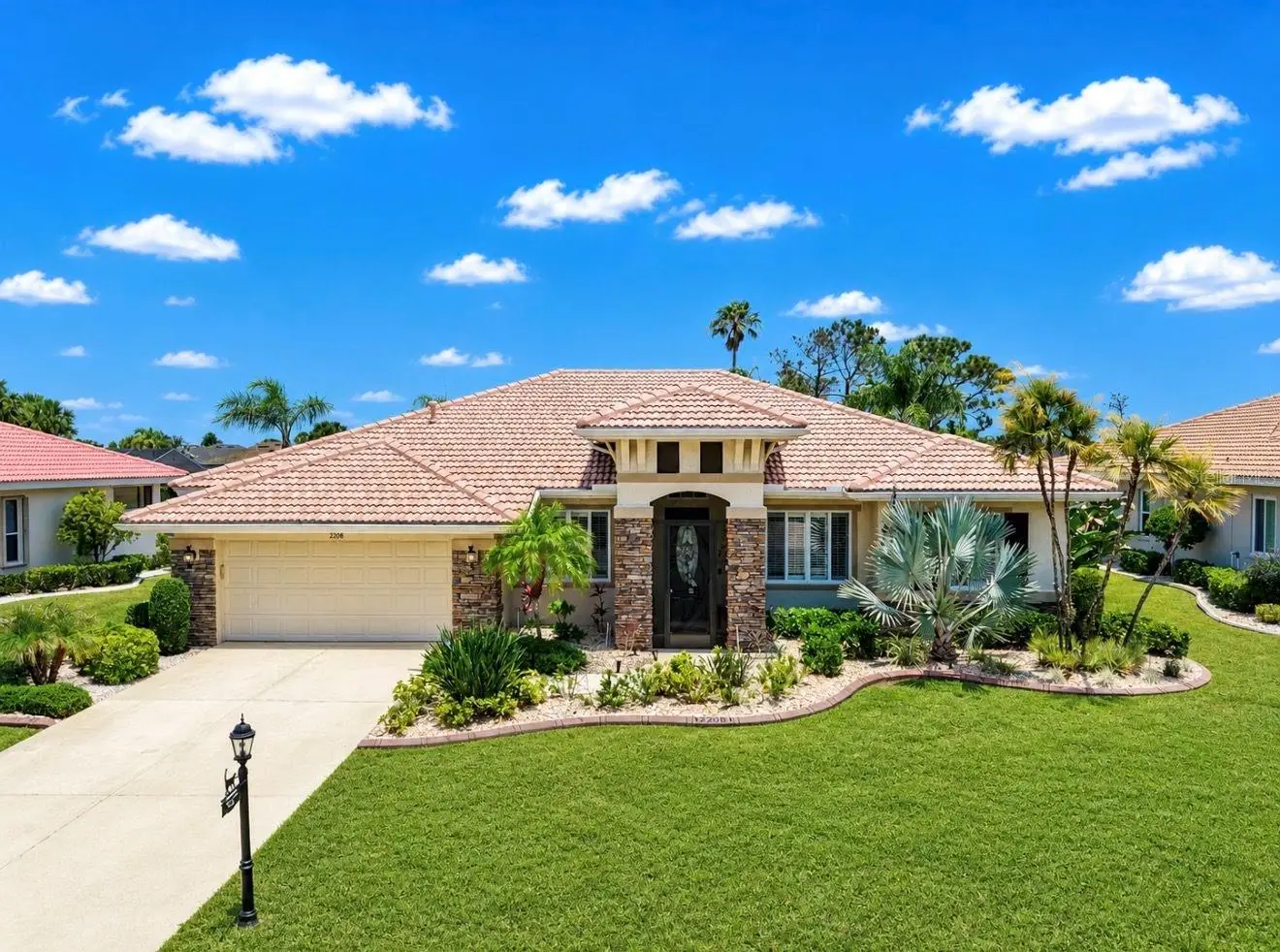 2208 Myrtle Vista Court, FL