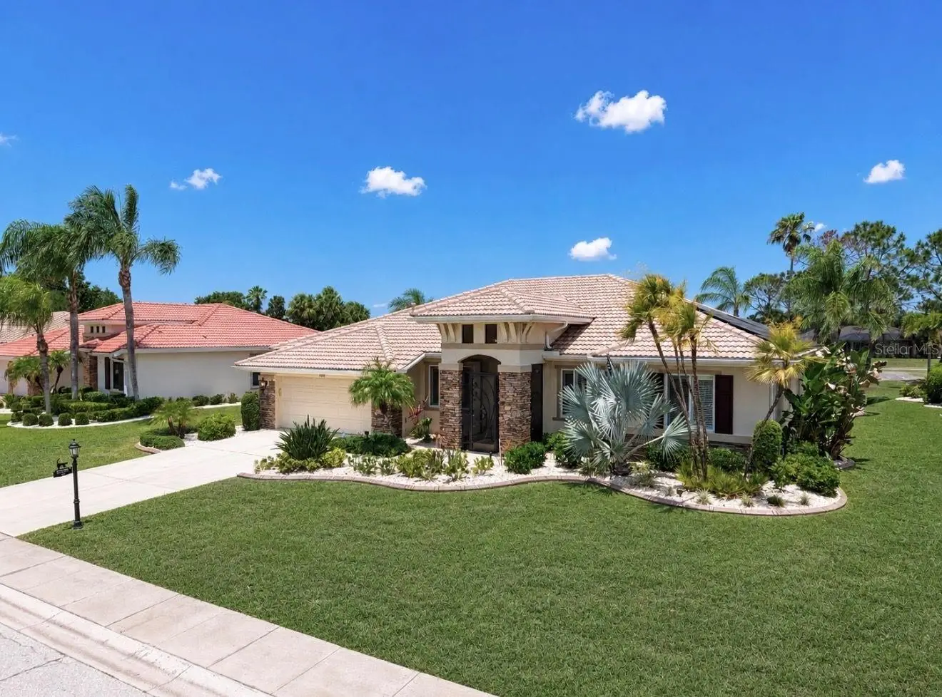 2208 Myrtle Vista Court, FL
