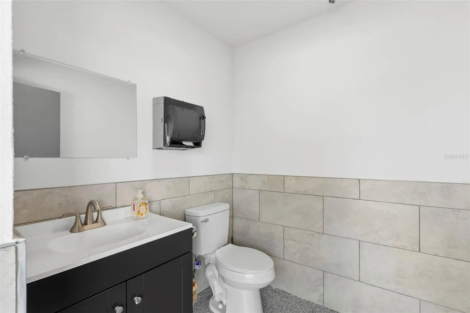 1195 Kapp Drive, FL