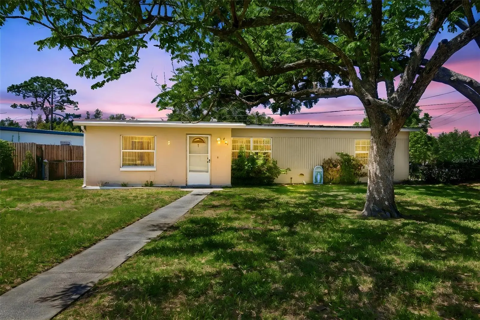 481 Kentia Road, FL