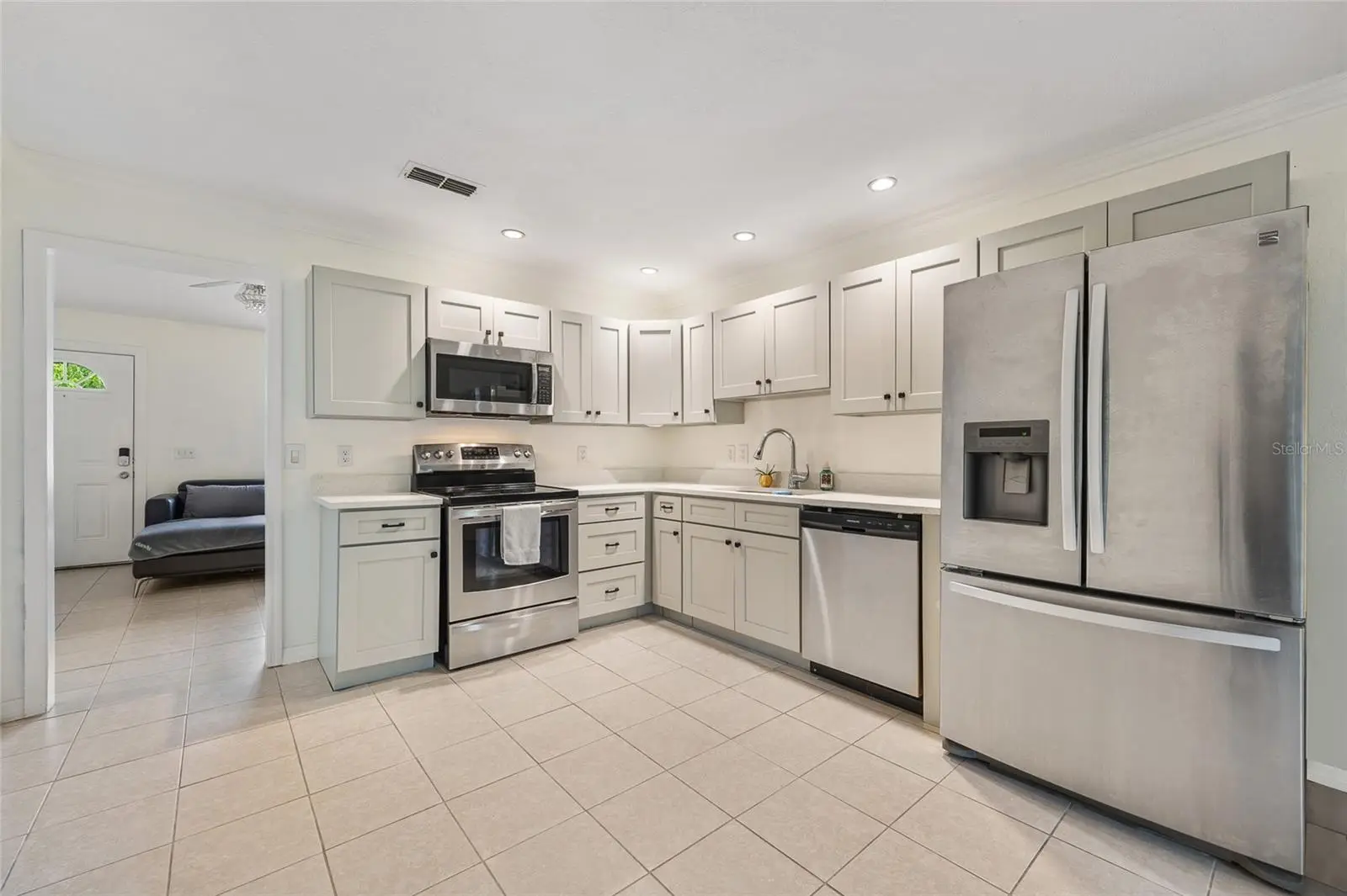 2040 Triangle Drive, FL