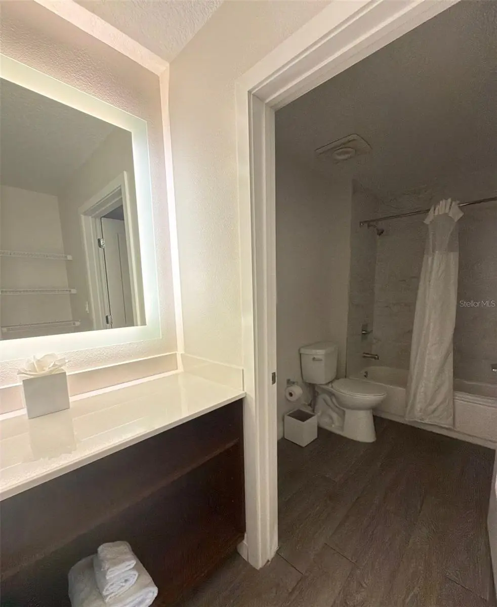14501 Grove Resort Avenue, FL