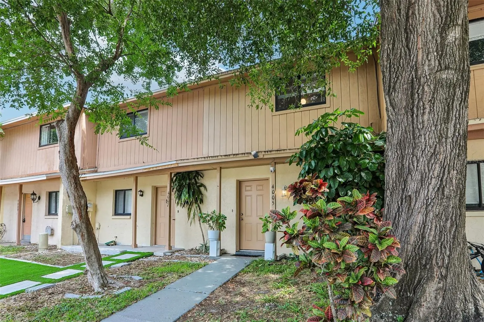 4005 Oak Limb Court, FL
