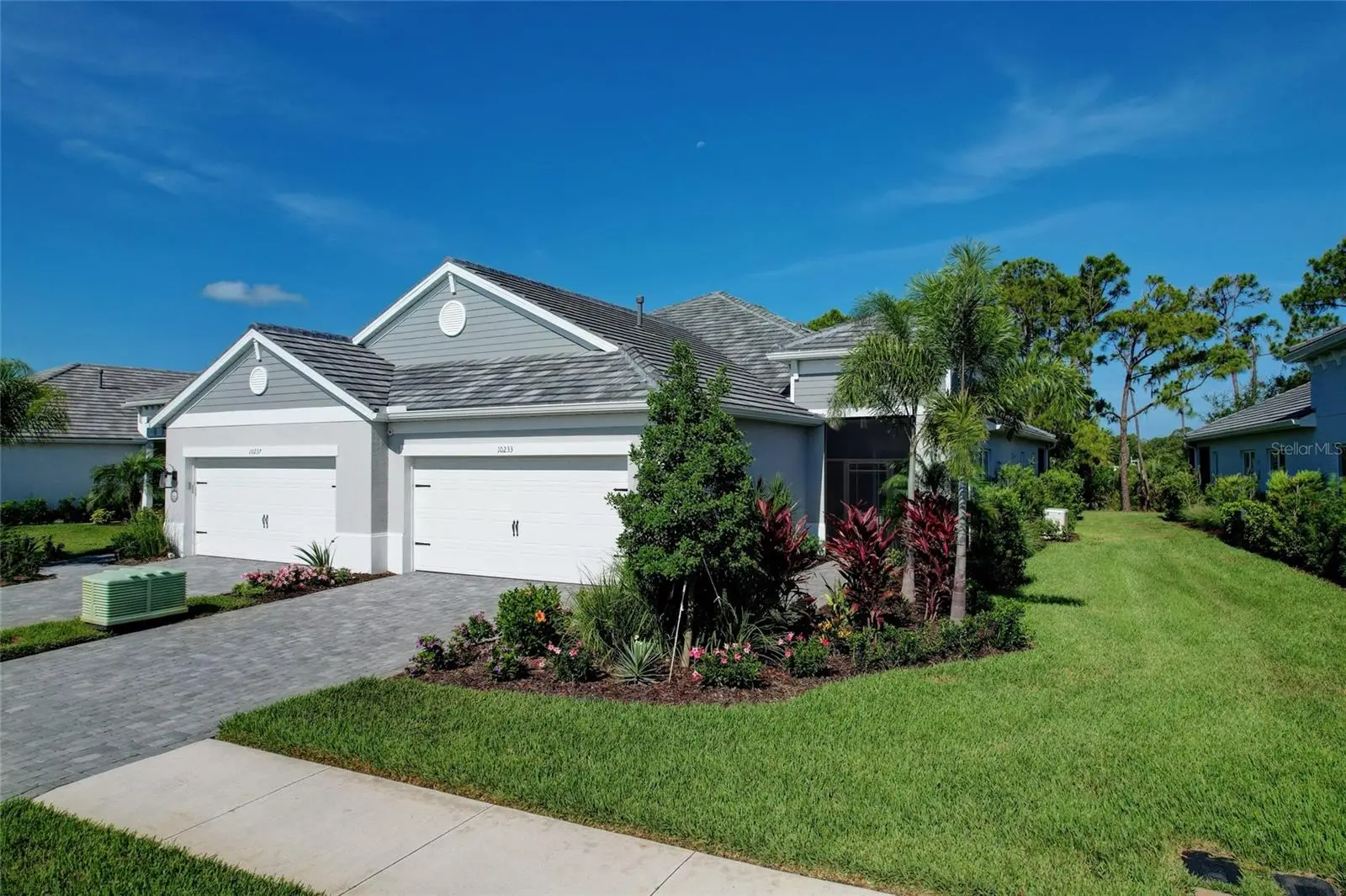 10233 Lake Wales Circle, FL
