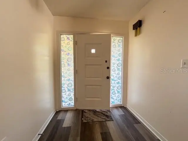 121 E Pine St, FL