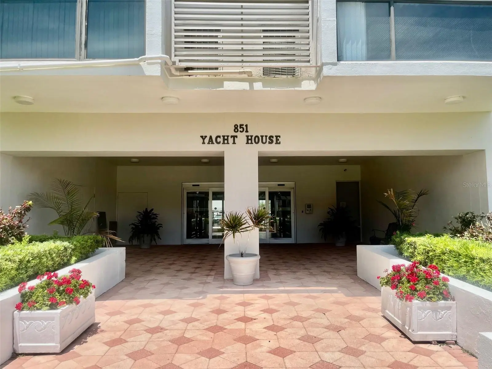 851 Bayway Boulevard, FL