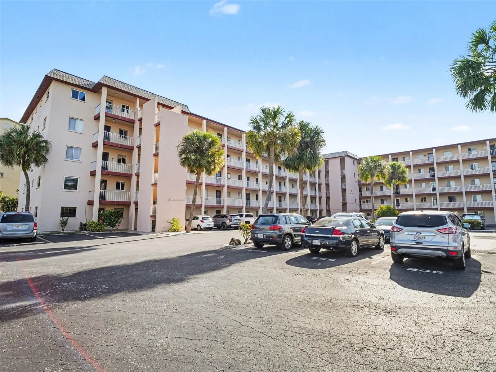 3915 Lake Bayshore Drive, FL