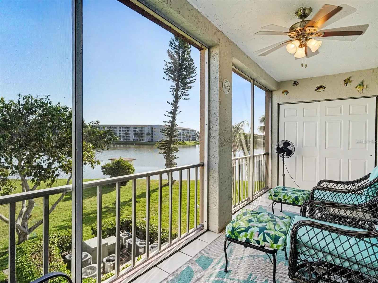 3915 Lake Bayshore Drive, FL