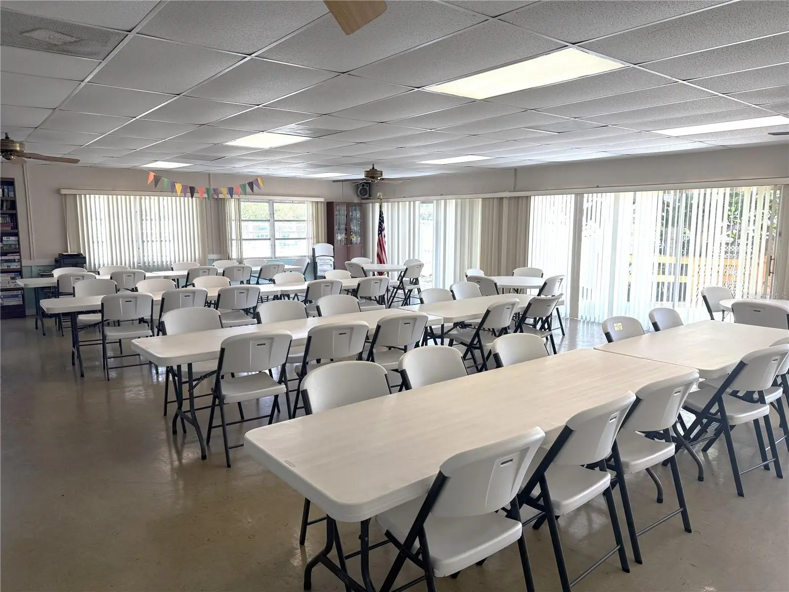 3915 Lake Bayshore Drive, FL