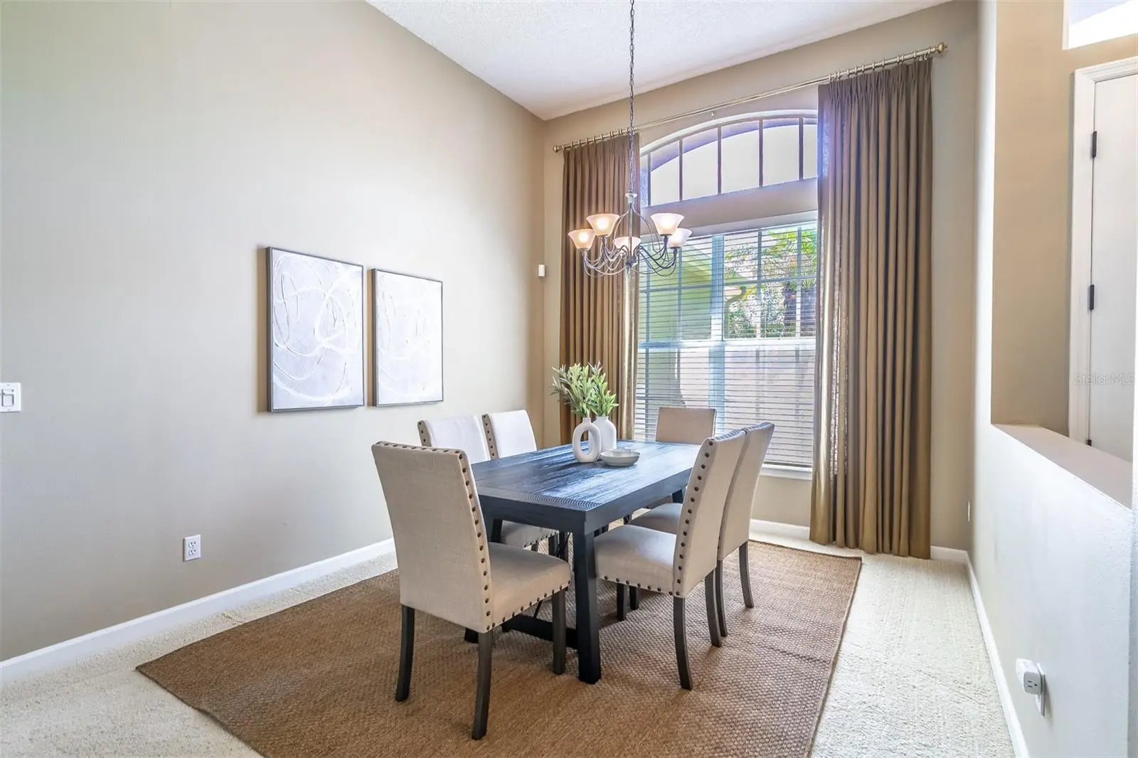 537 Laurenburg Lane, FL