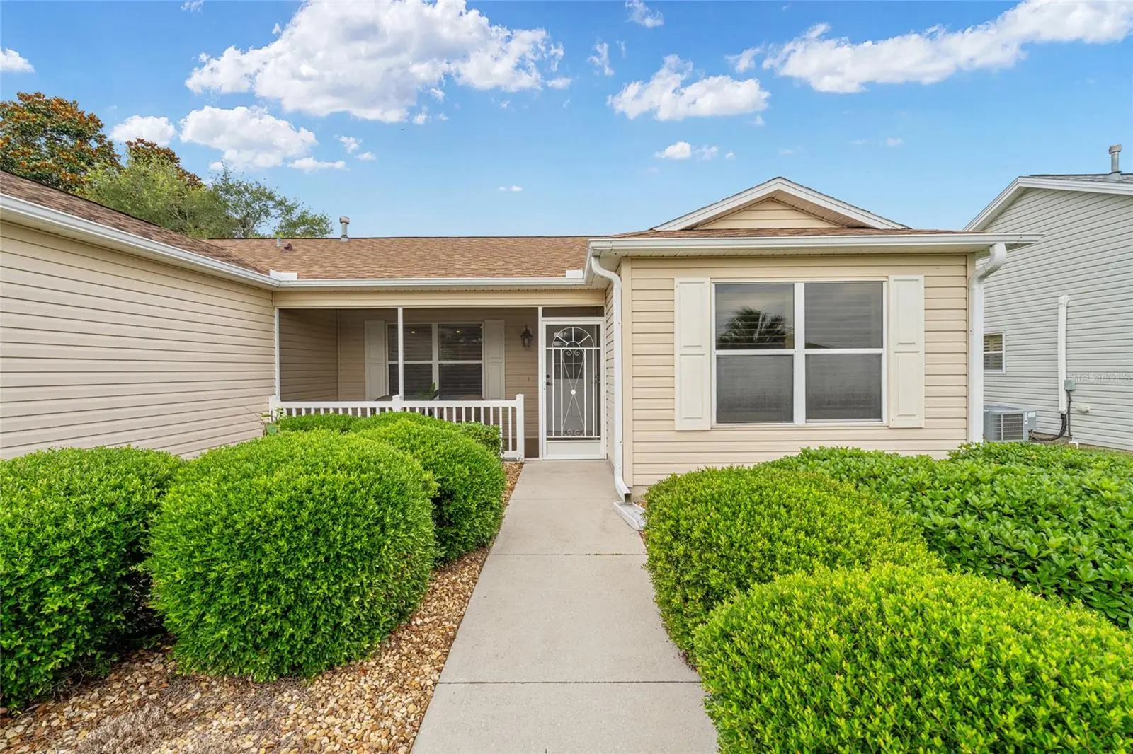 991 Barrymoore Loop, FL