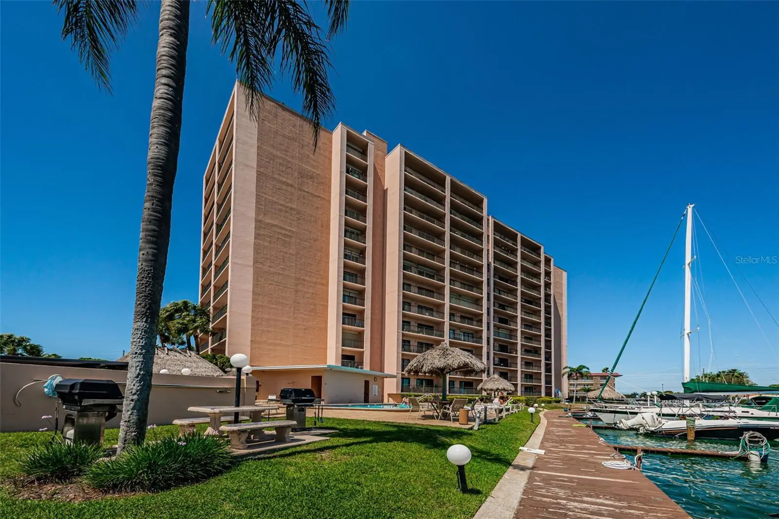 51 Island Way, FL