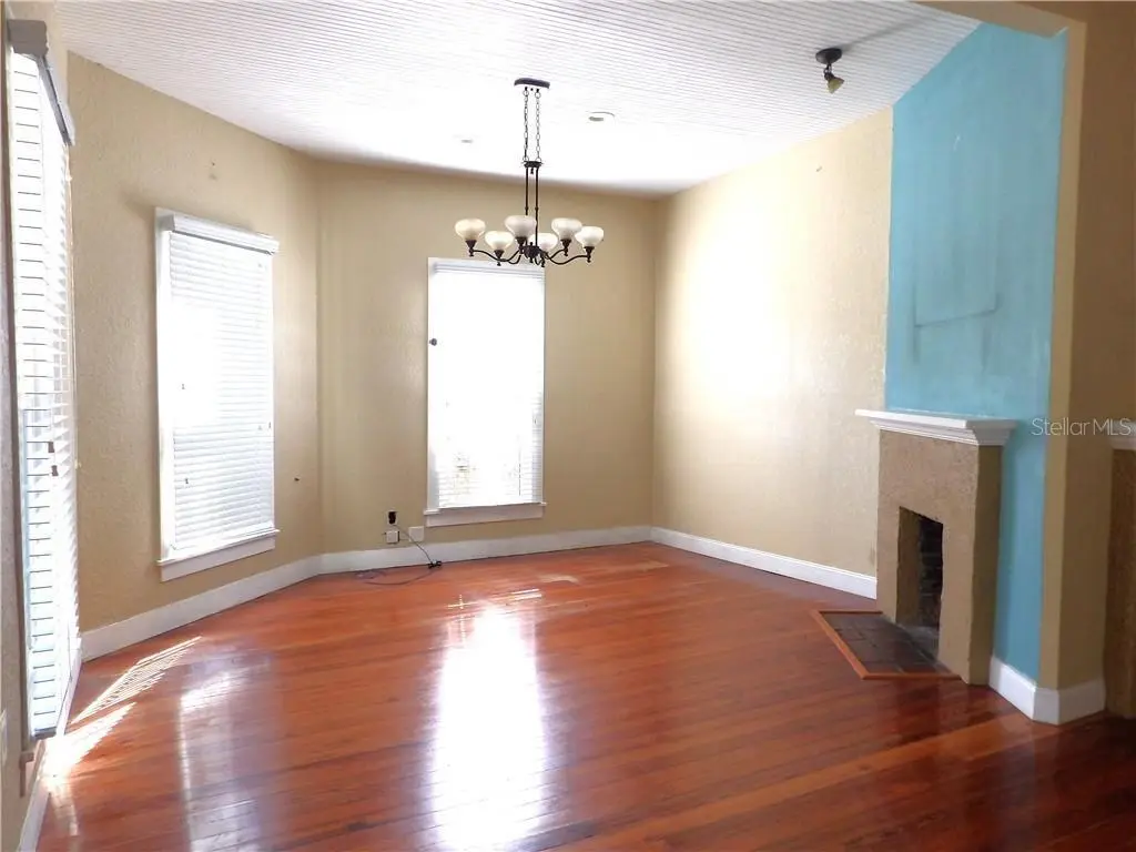 401 Tompkins Street, FL