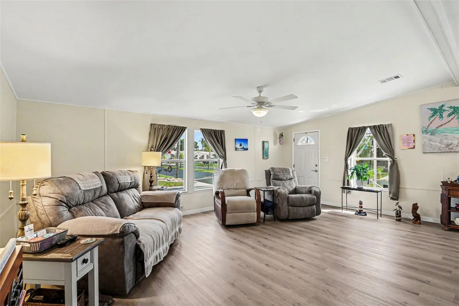 1000 Kings Highway, FL