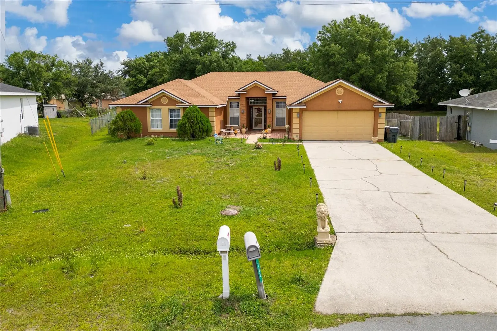 705 Waxwing Court, FL