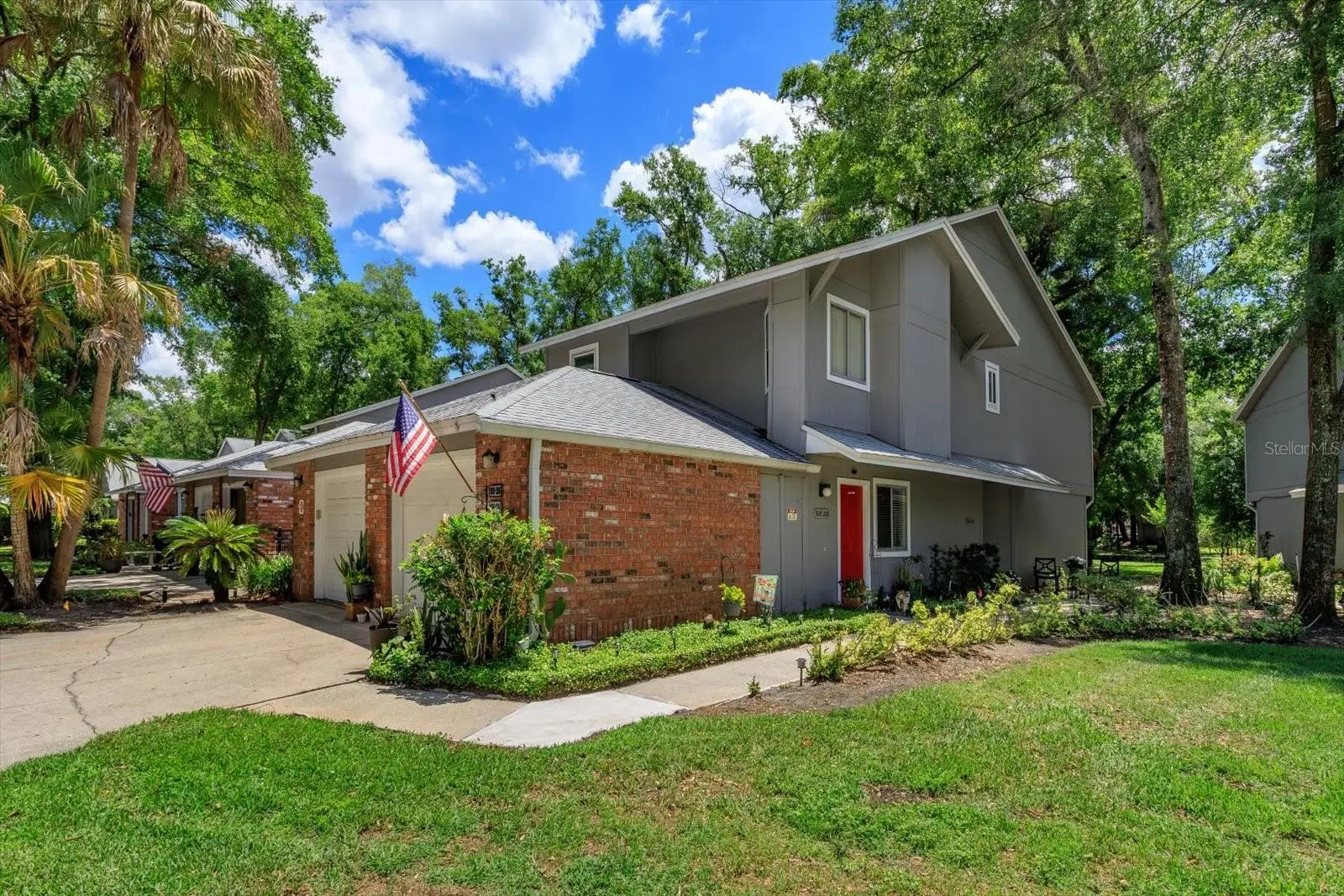 626 Red Oak Circle, FL