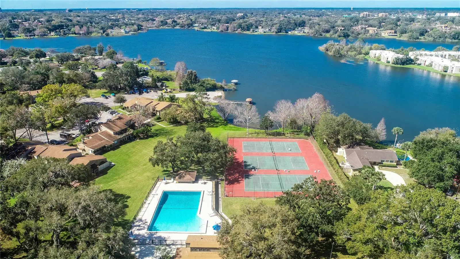 626 Red Oak Circle, FL