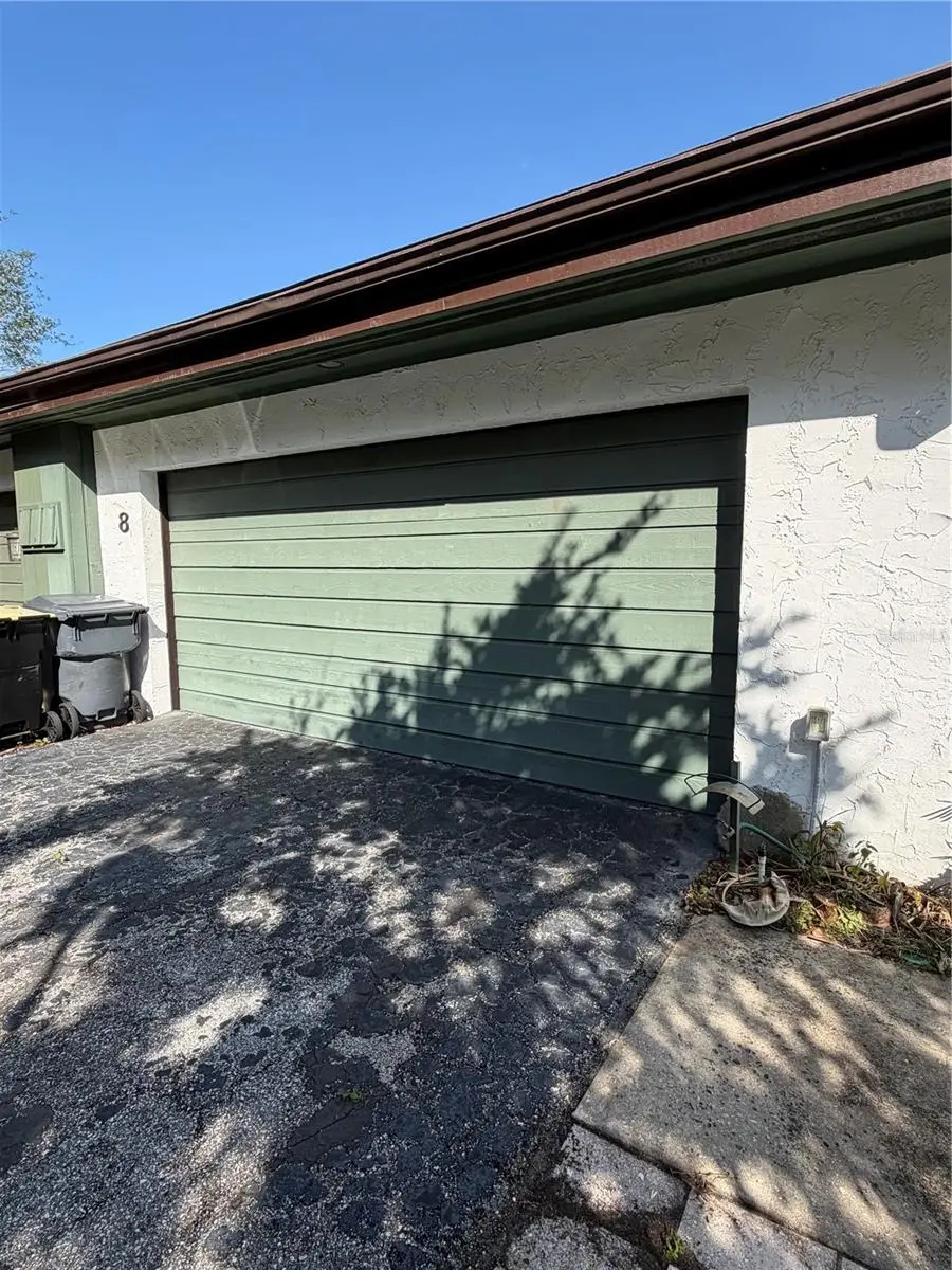 8 Canterbury Drive, FL