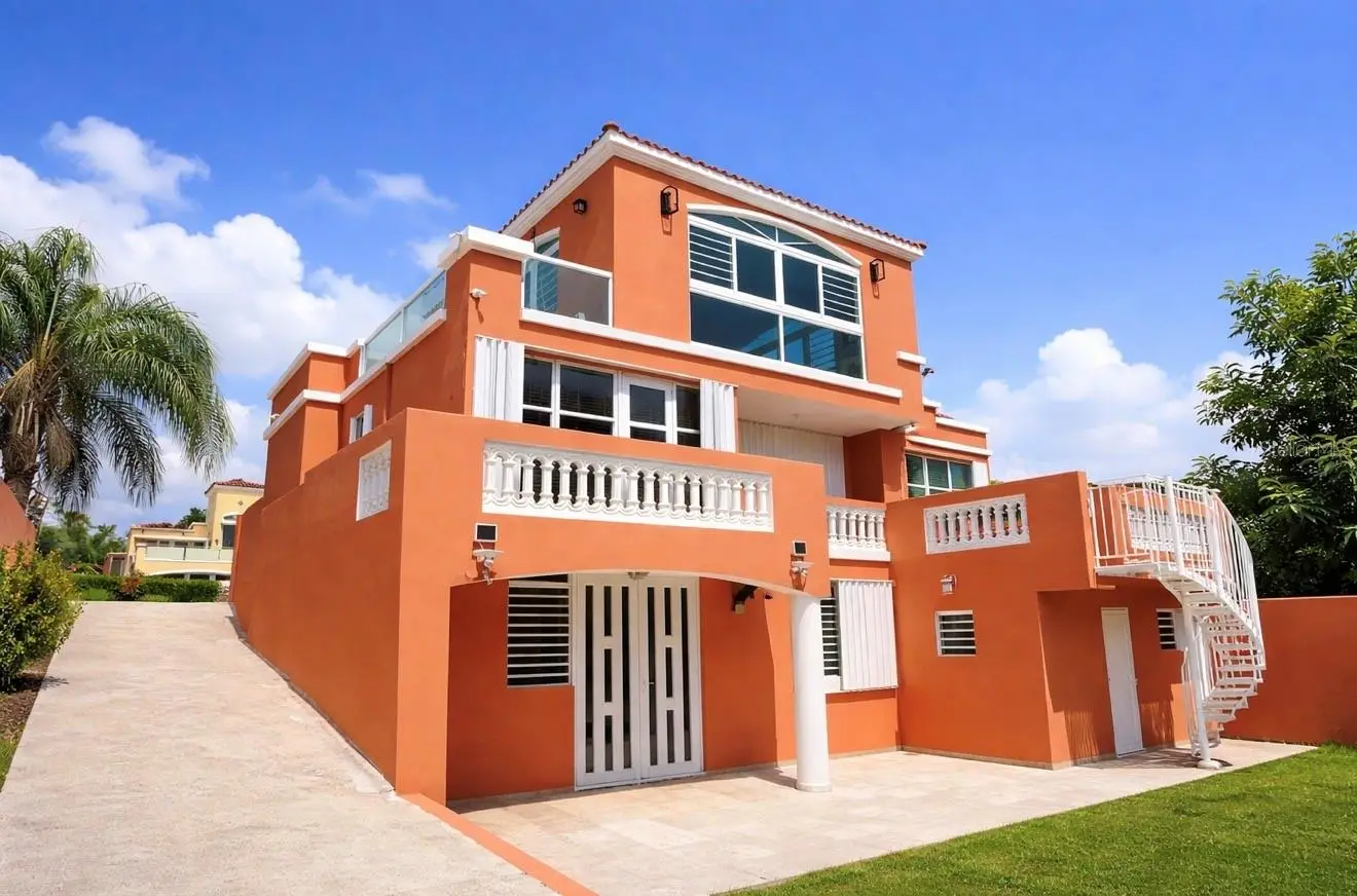 The Village At The Hill Flamenco, PR