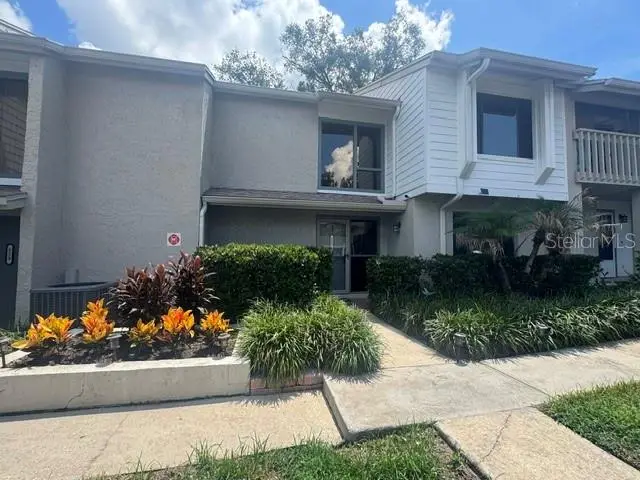 121 Crown Point Circle, FL