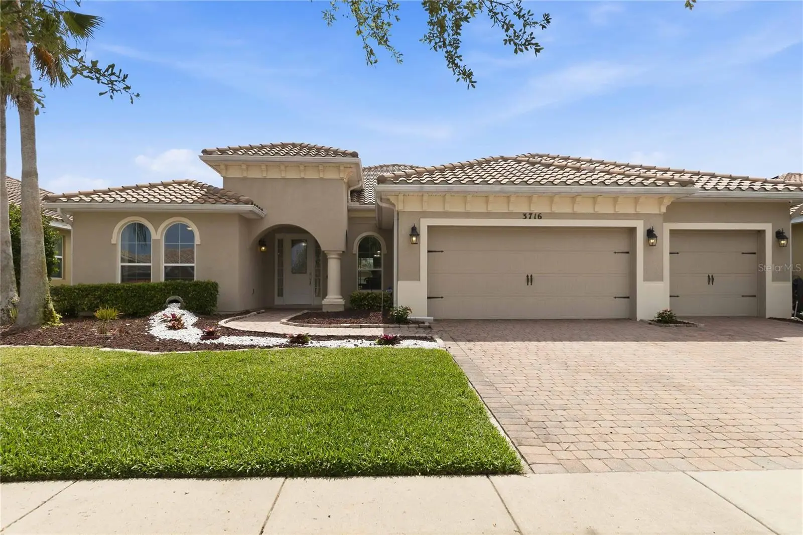 3716 Paradiso Circle, FL