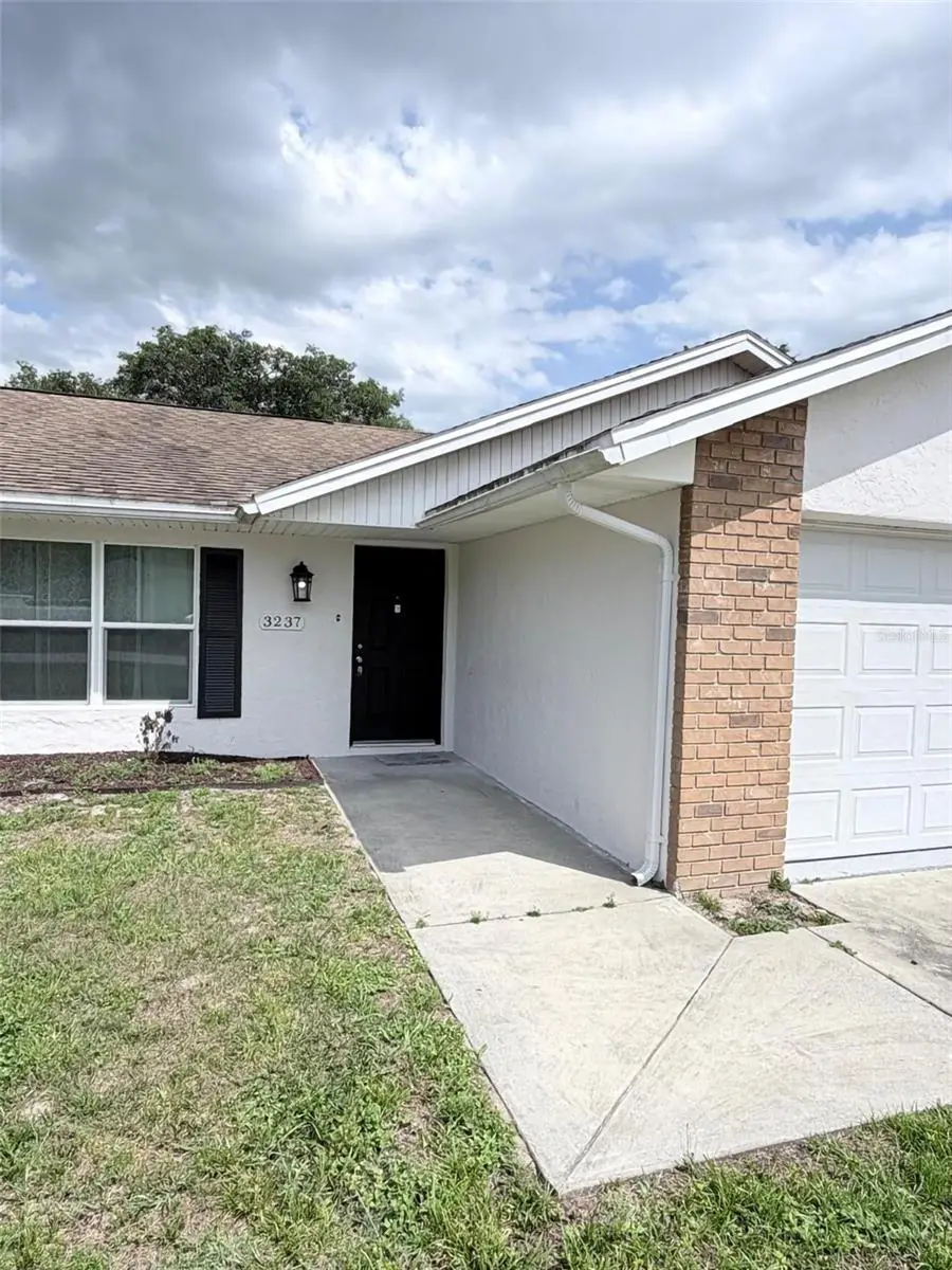 3237 London Avenue, FL
