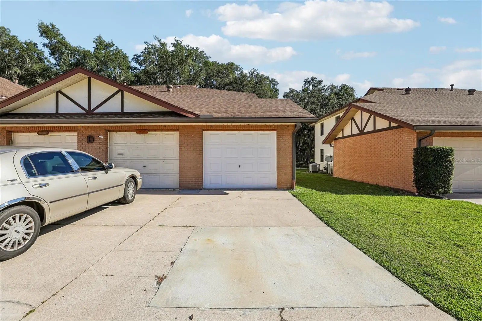 100 Oak Terrace Drive, FL