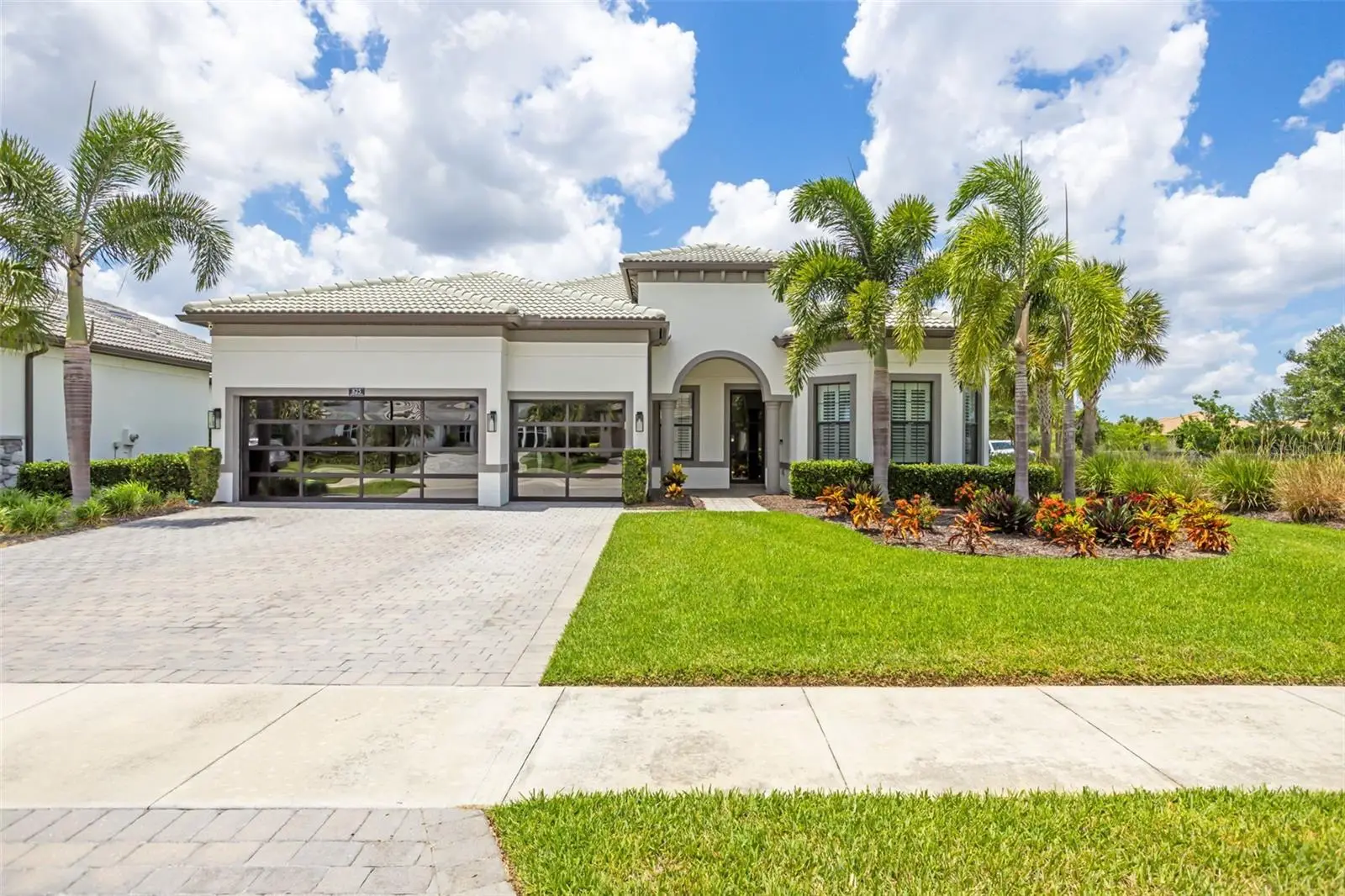 825 Seascape Place, FL