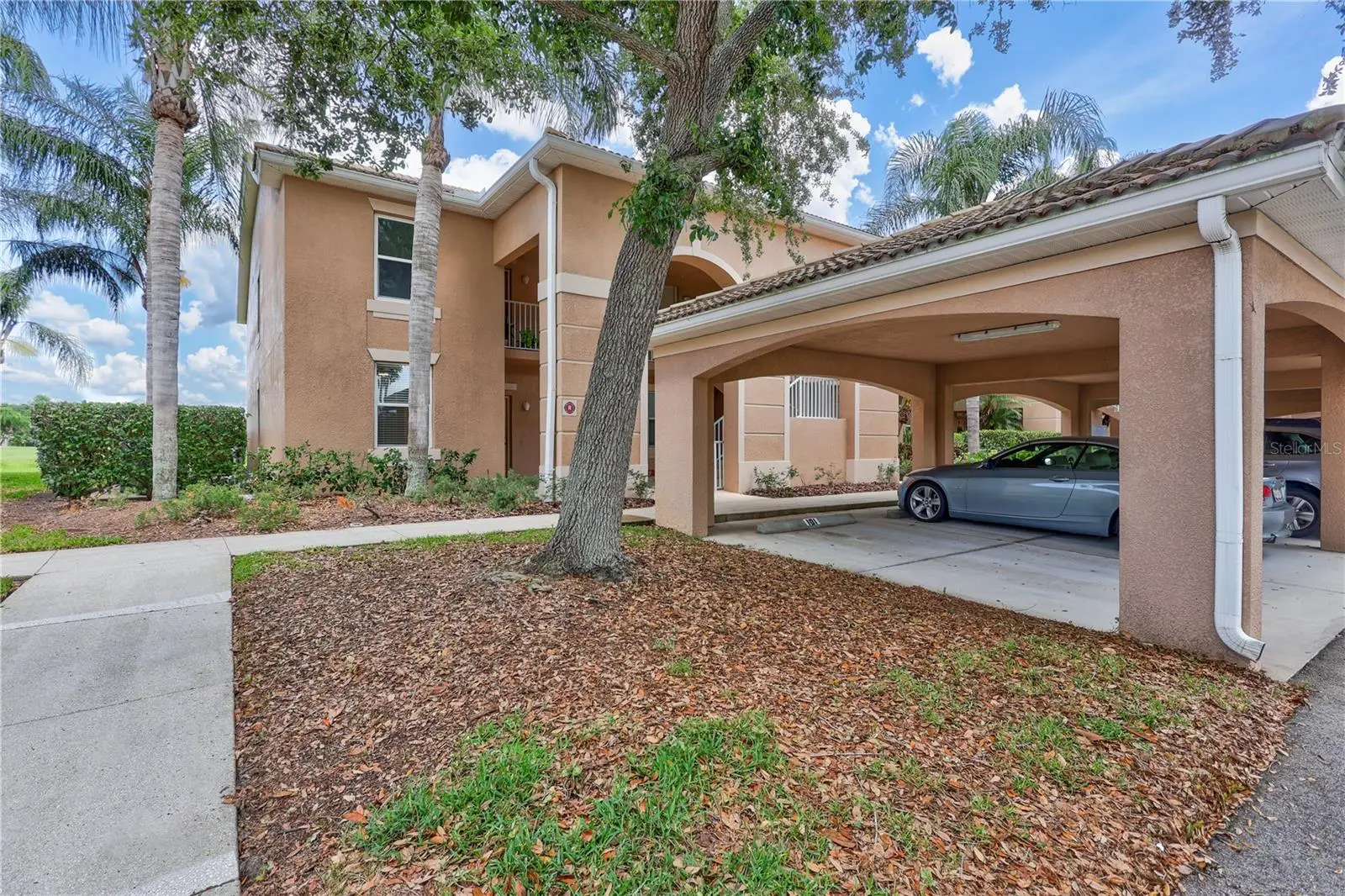 915 Fairwaycove Lane, FL