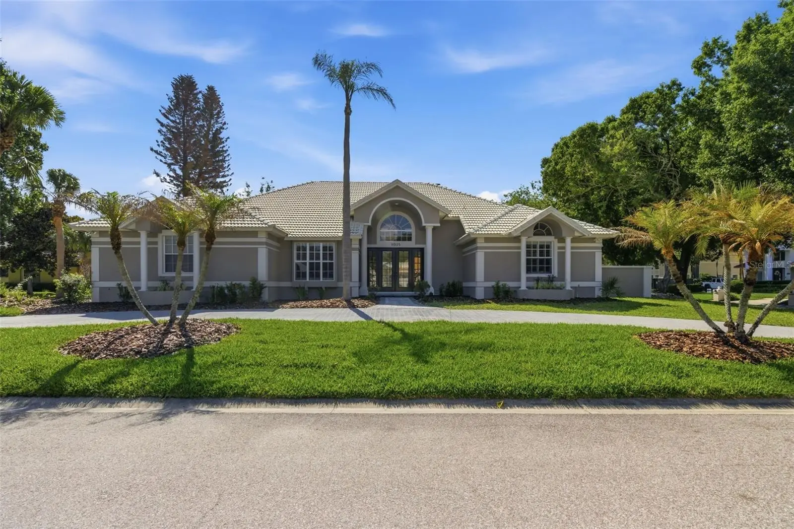 8935 Jonathan Manor Drive, FL