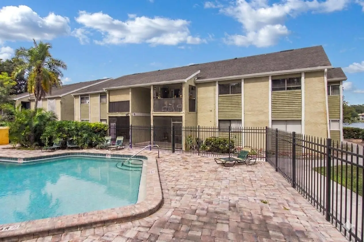 912 Lake Destiny Road, FL